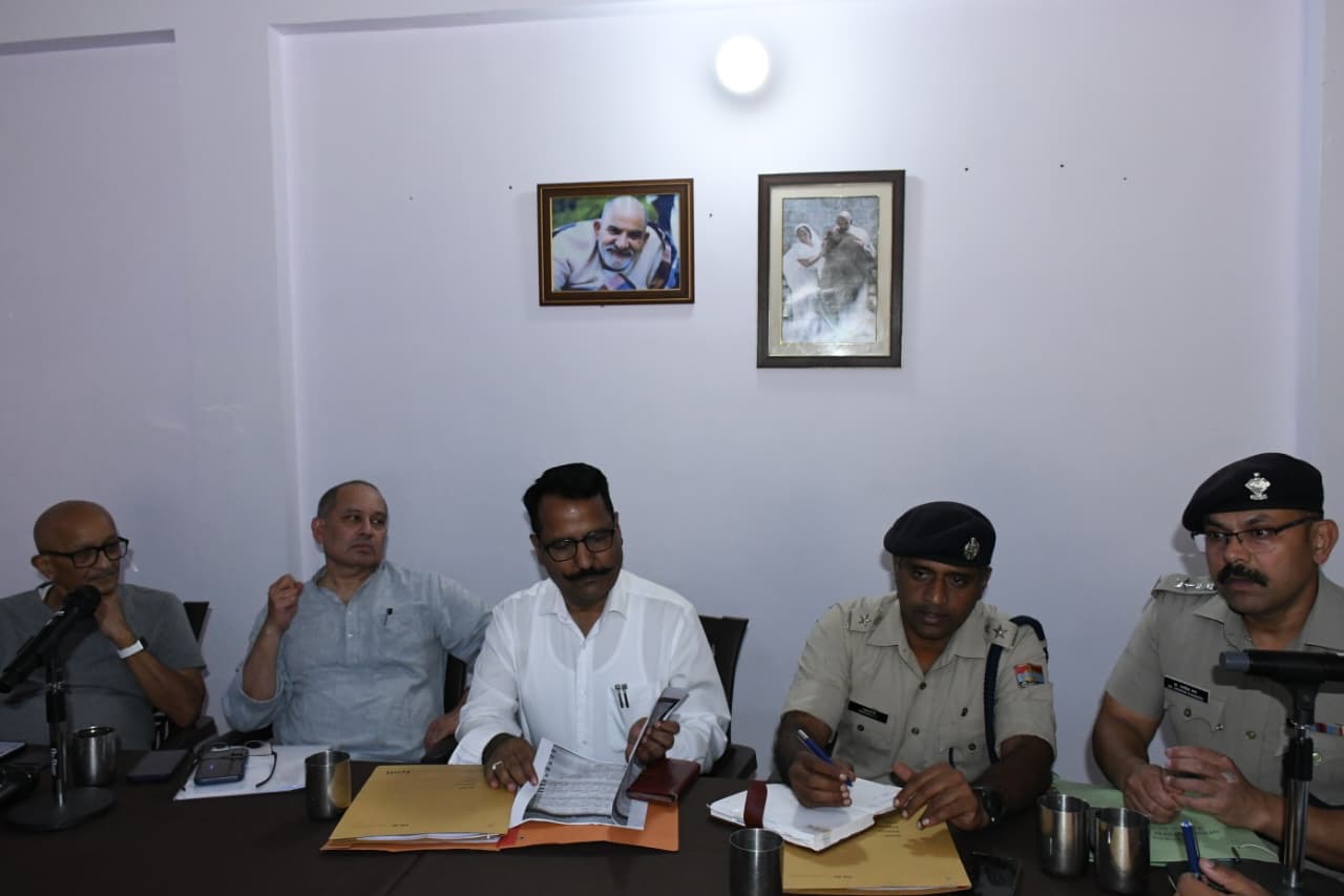 कैंचीधाम मेले में नहीं लगेंगे ठेले-फूड वैन, 254 बसों और 250 टैक्सियों से होगी शटल सेवा body image 2