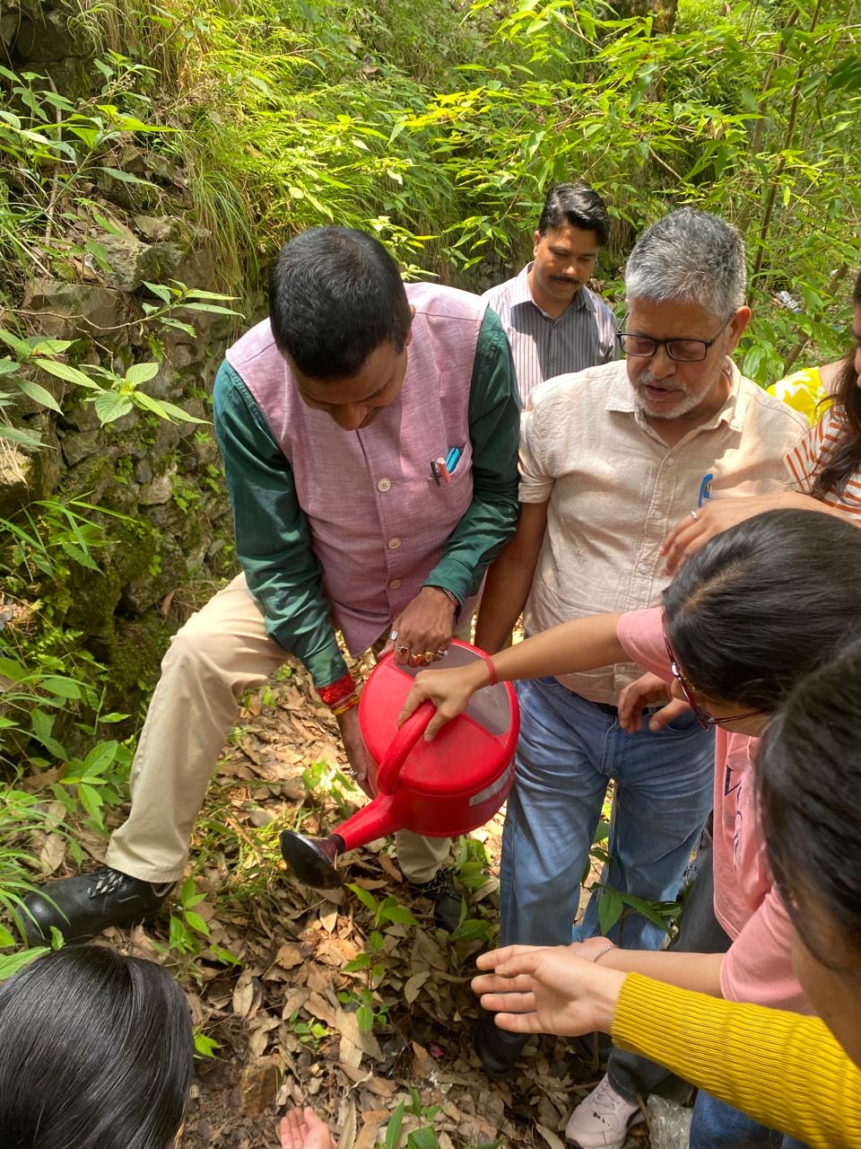 डीएसबी परिसर में मिशन ग्रीन के तहत पौधारोपण, पर्यावरण संरक्षण का  संदेश body image 2