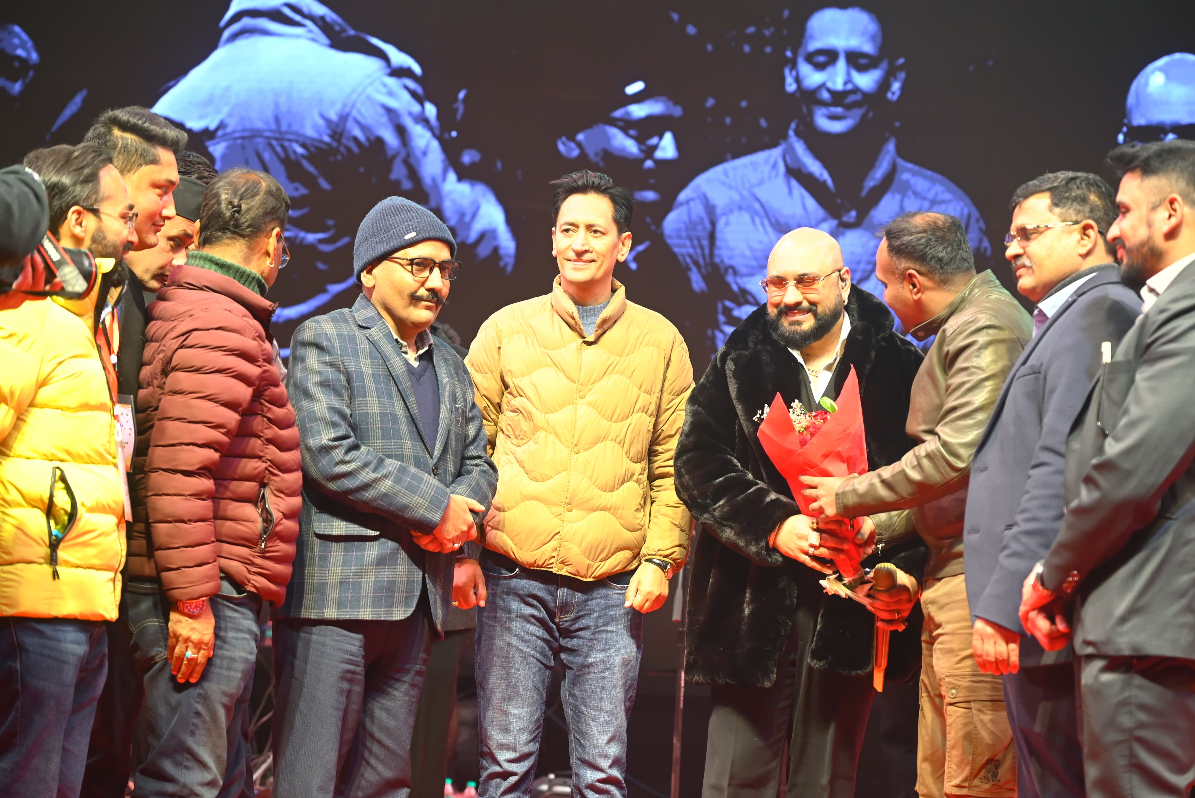 विंटर कार्निवाल: द्वितीय दिवस पर लोक-संगीत व स्टार नाइट से गूंज उठा नैनीताल body image