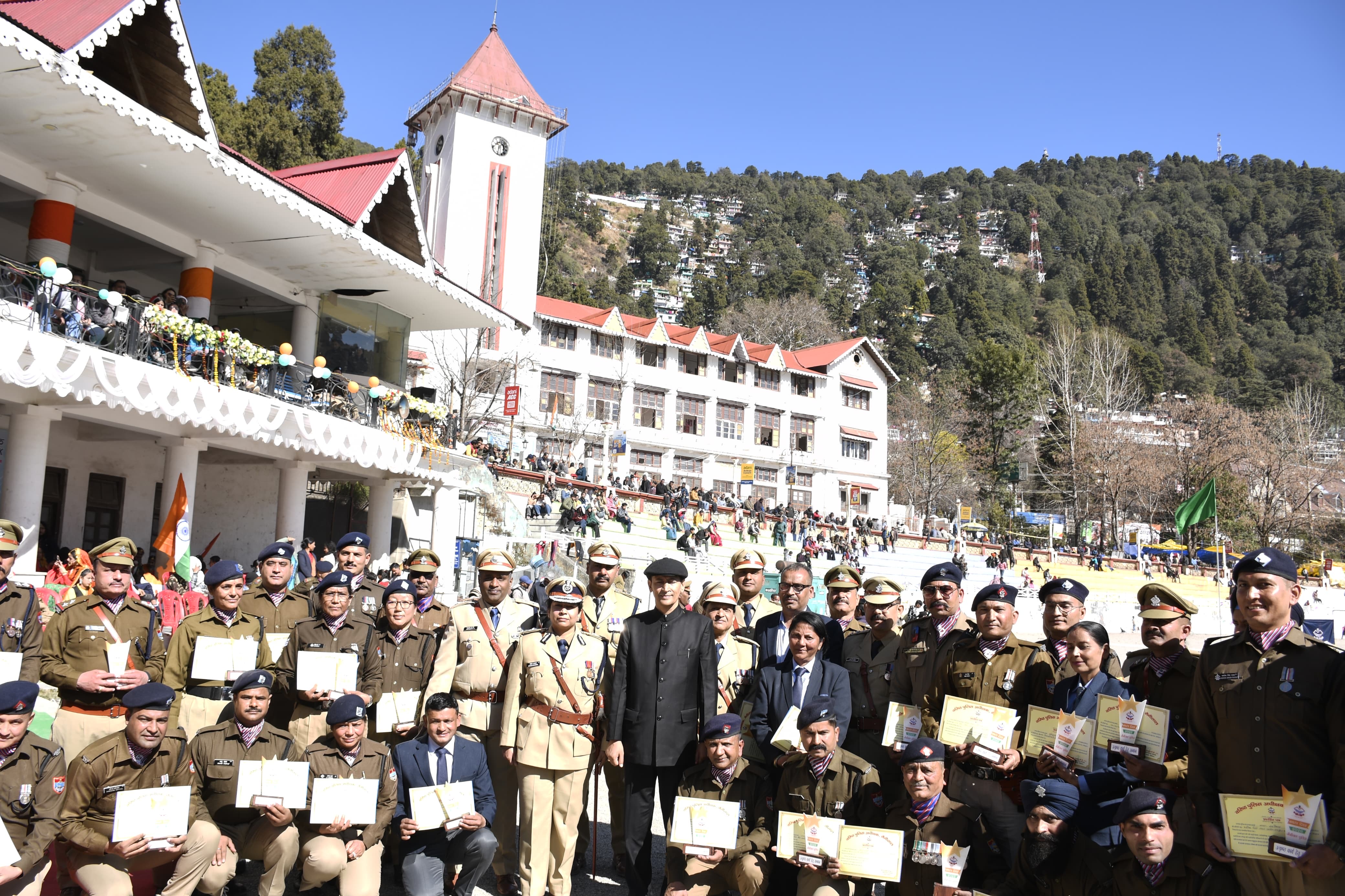 77वां गणतंत्र दिवस नैनीताल जिले में हर्षोल्लास से  मनाया body image