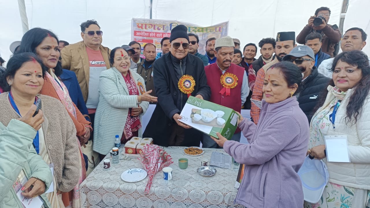 नैनीताल में पागल जिमखाना का आयोजन, खेल-मनोरंजन से गूंजा डीएसए ग्राउंड