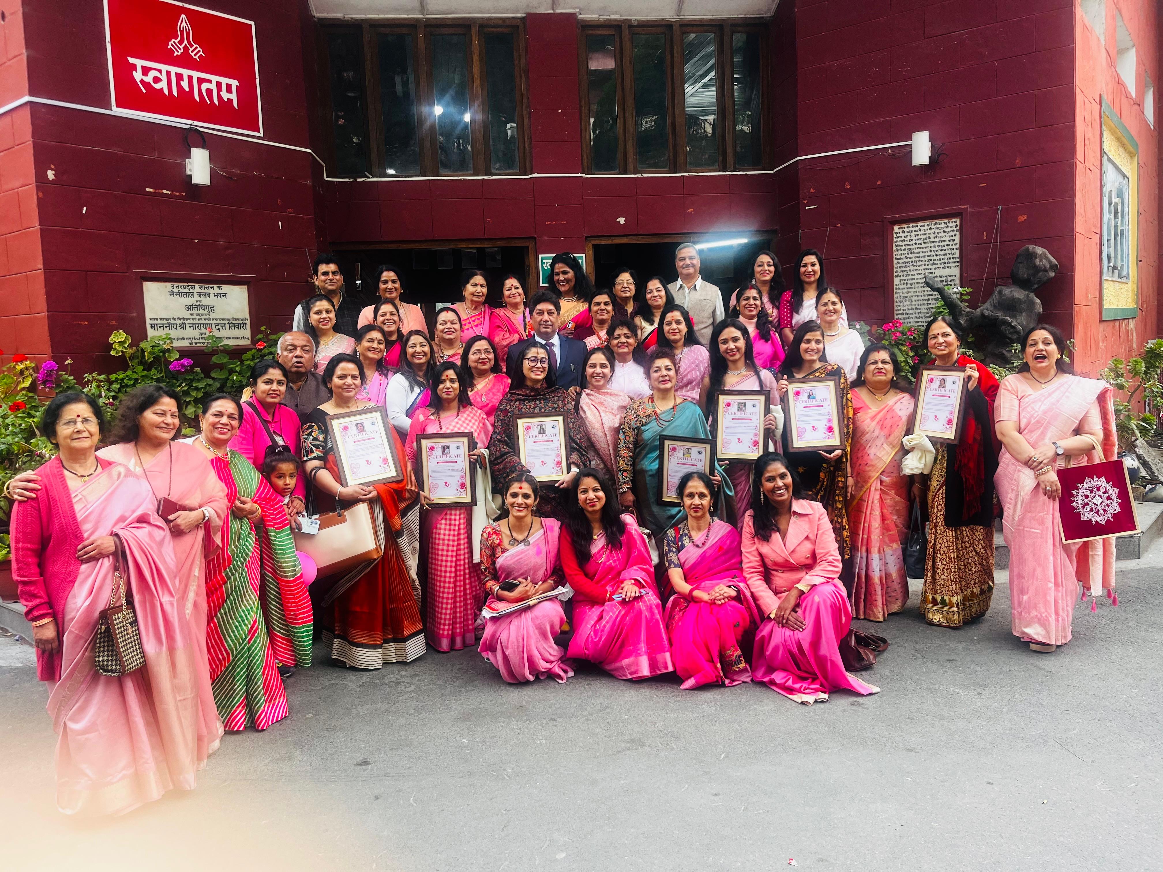 मातृ दिवस : लेक सिटी वेलफेयर क्लब के कार्यक्रम में 12 संघर्षशील महिलाएं सम्मानित