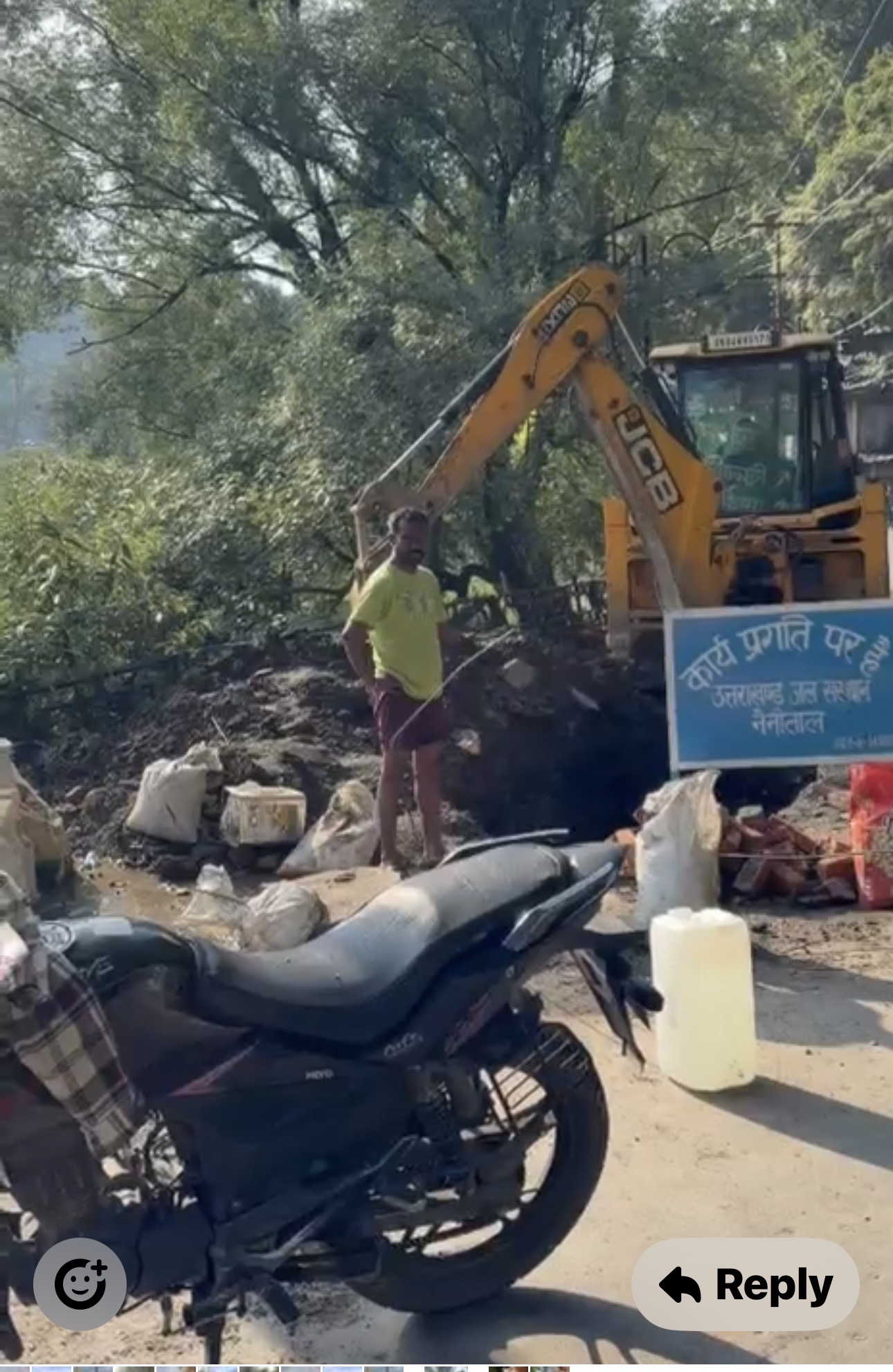 फांसी गधेरे में सीवर अपडेट का वीडियो बनाने पर जेई से हुई नोकझोंक, व्यापार मंडल अध्यक्ष ने उठाए सवाल