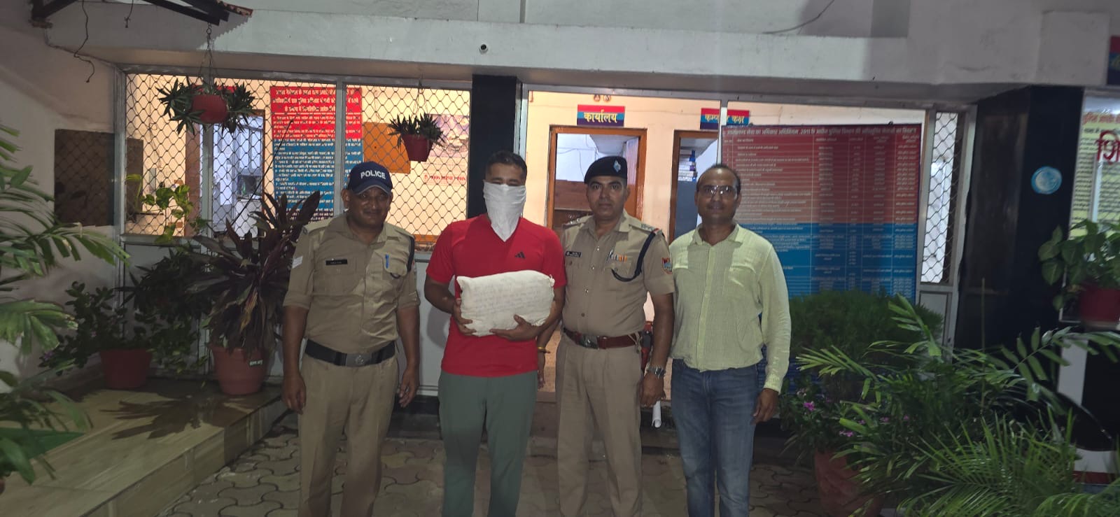 Haldwani:रात के अंधेरे में महिला के कपड़े चुराने वाला गिरफ्तार, वायरल वीडियो से पुलिस ने दबोचा