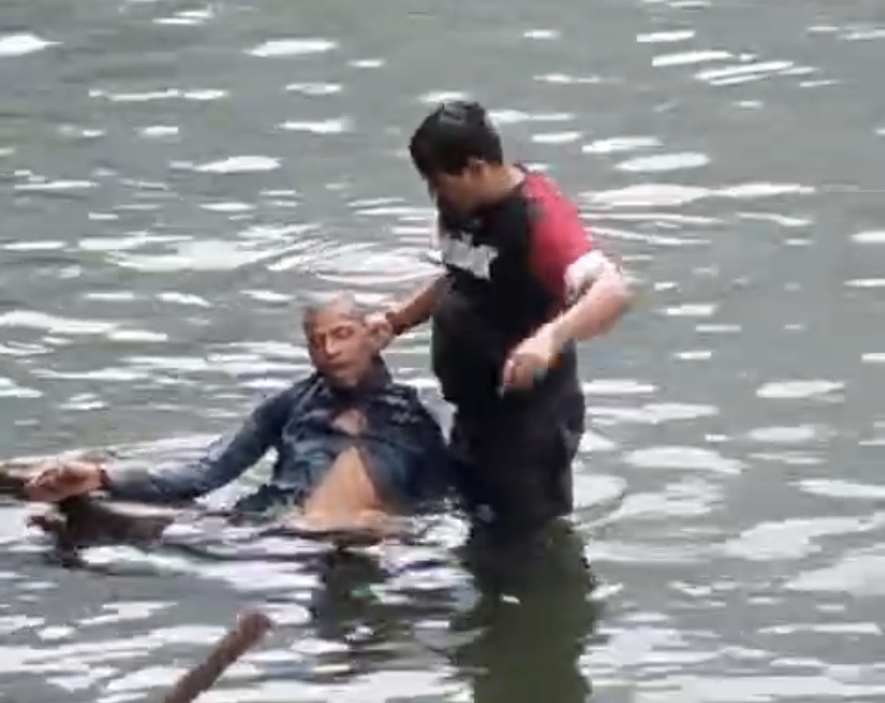 नैनी झील में डूबने जा रहे युवक को स्थानीय युवक ने बचाया, तीसरी बड़ी अनहोनी टली